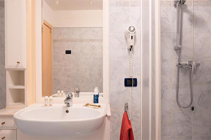 Casa Angelo Apartment Molveno Luaran gambar